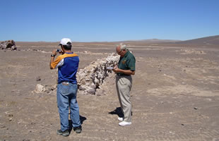 Recorriendo las Pampas abandonadas de Taltal.